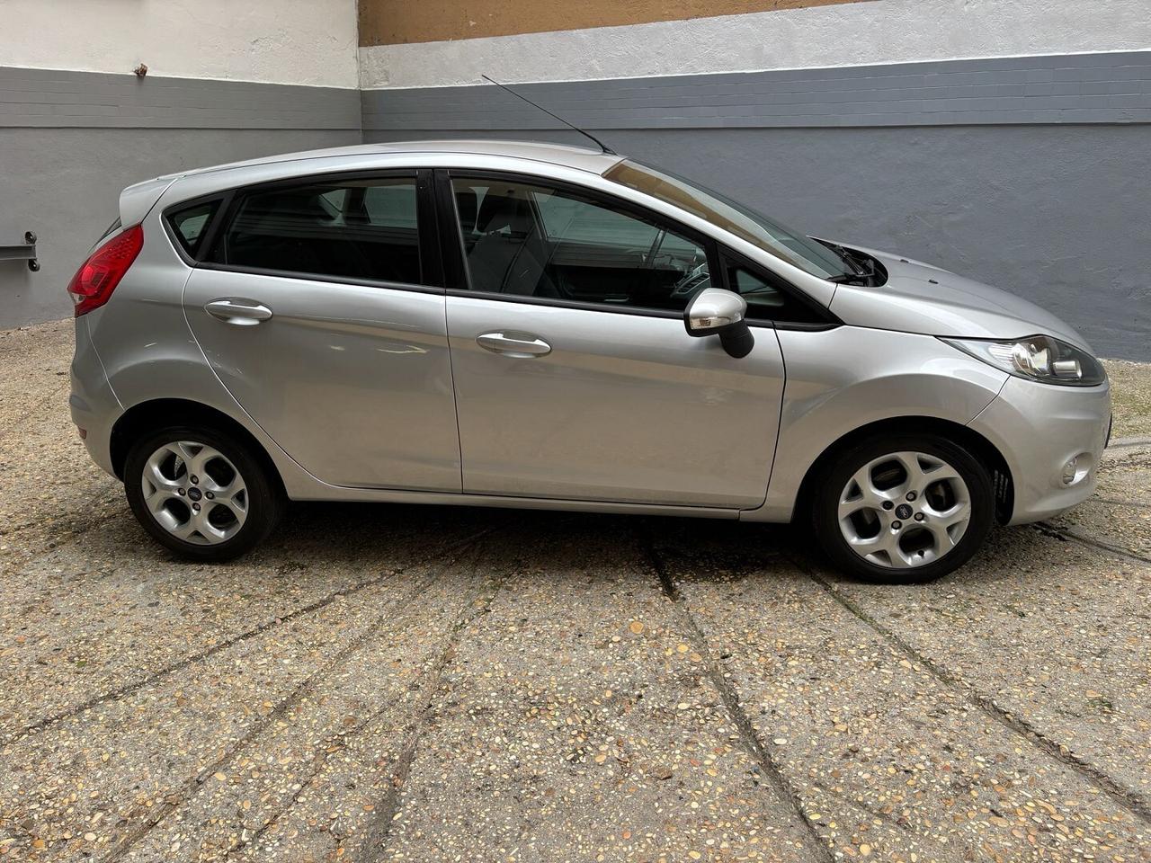 FORD FIESTA 1.2 - UNICO PROPRIETARIO