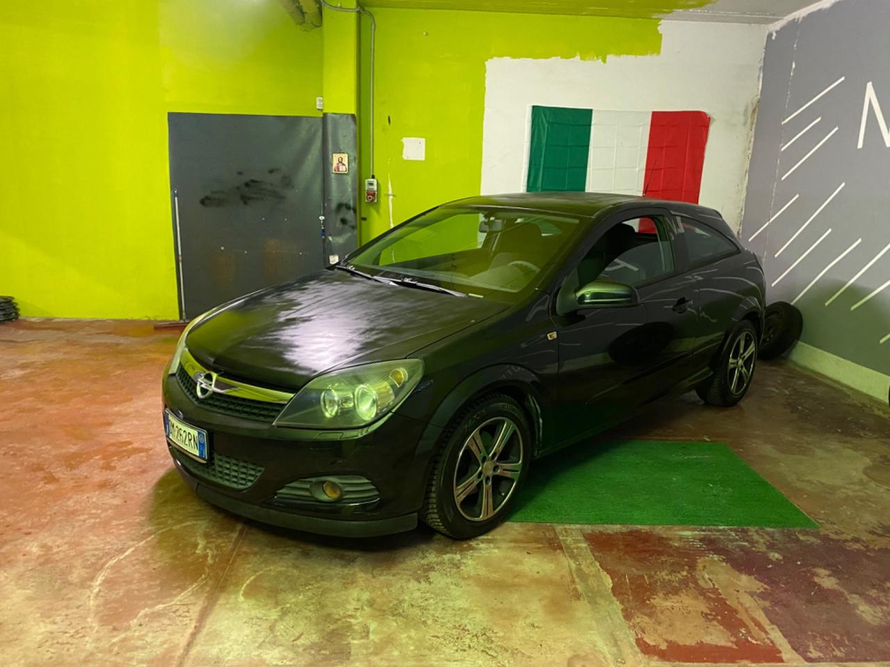 Opel Astra GTC 1.7 CDTI 110CV 3 porte Cosmo