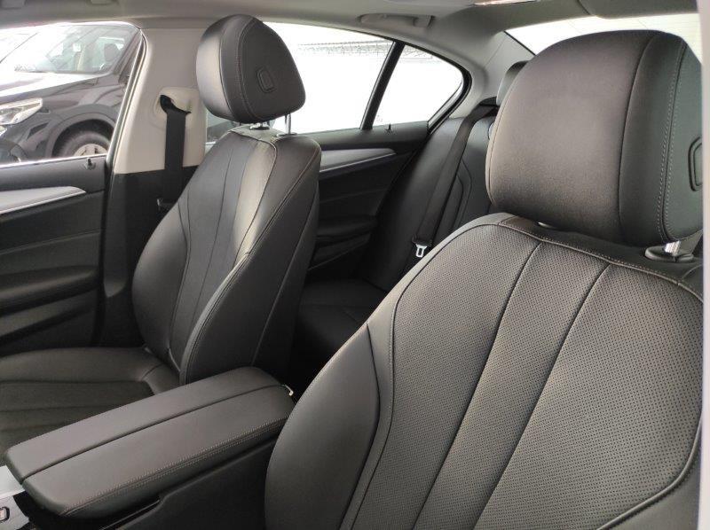 BMW Serie 5(G30/31/F90) - 520d 48V Business