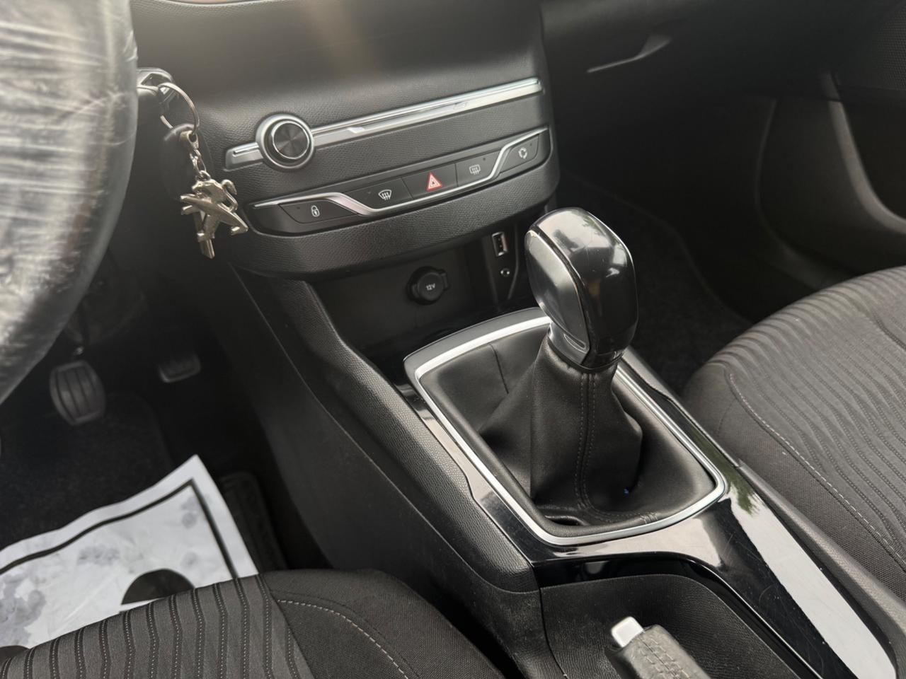 Peugeot 308 1.6 HDI 92 CV BUSINESS (68 KW) 2015 NEOPATENTATI