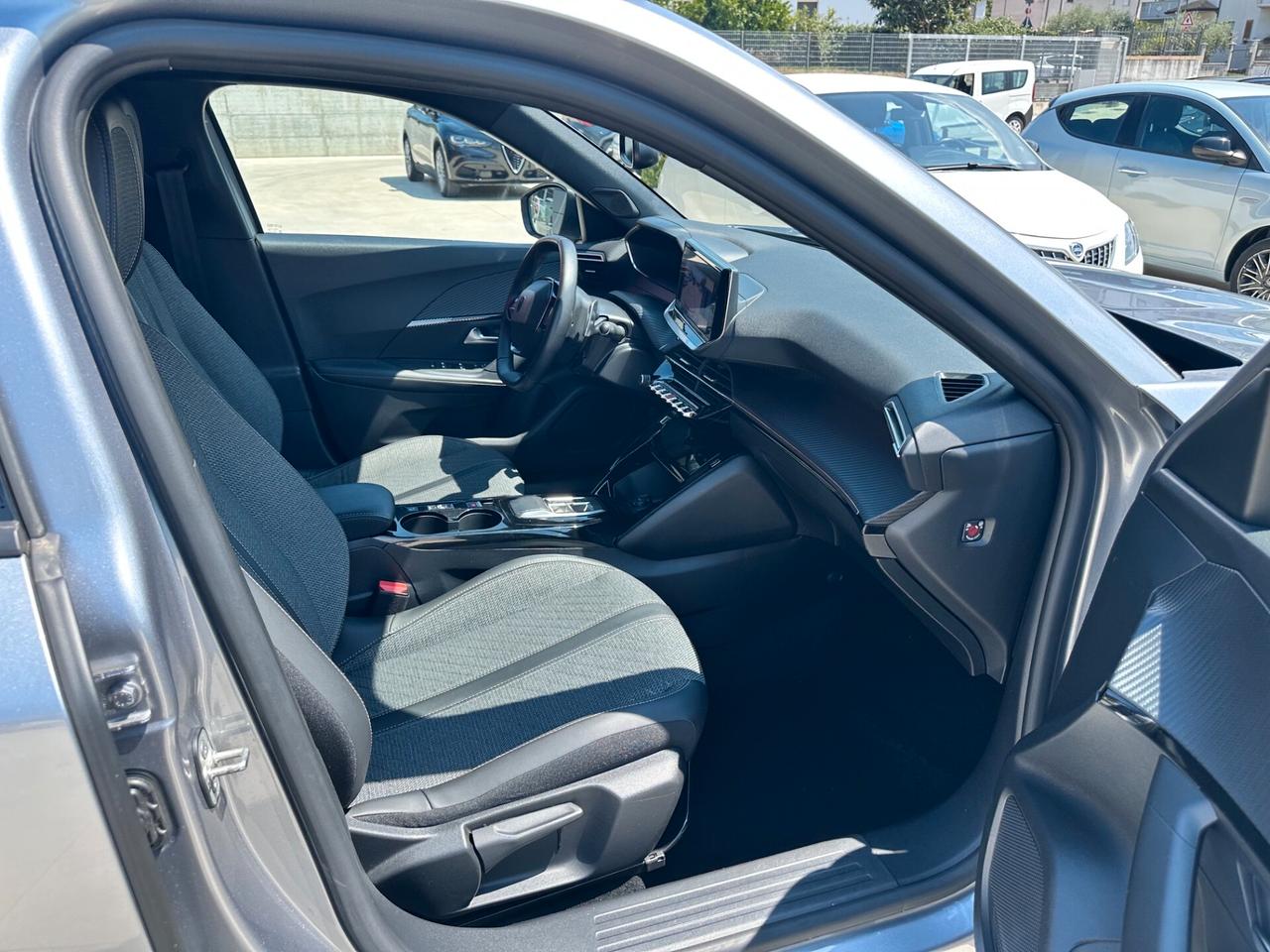 Peugeot 2008 BlueHDi 130 S&S EAT8 Allure