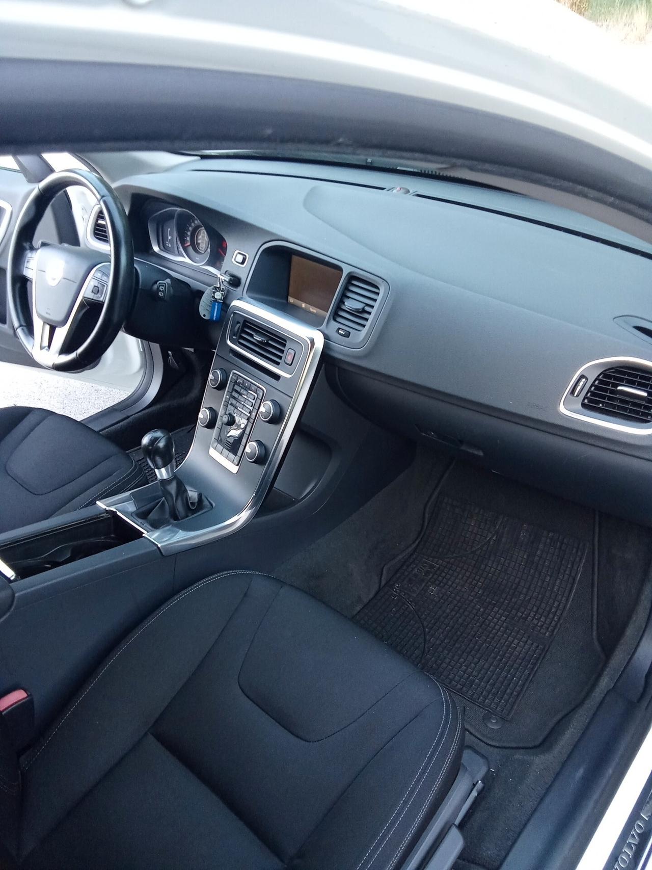 Volvo V60 D3 Summum 11/013