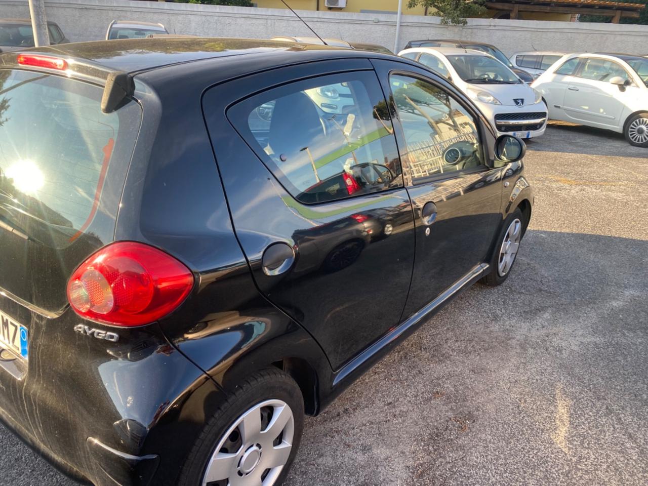 Toyota Aygo 1.0 12V VVT-i 5 porte Sol