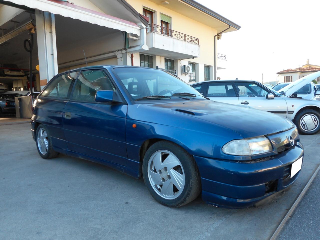 Opel Astra 2.0 GSi