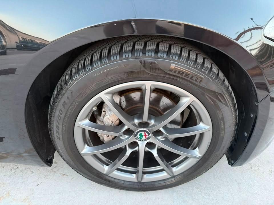 Alfa Romeo Giulia 2.2 T.D 180CV -SUPER- MANUALE