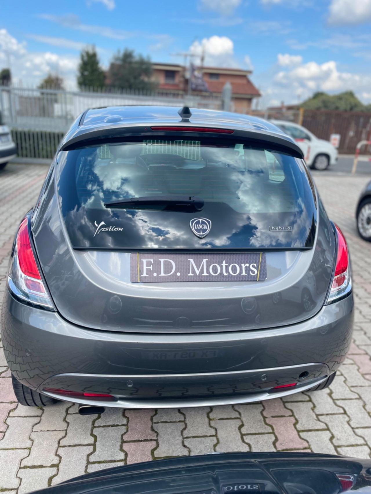 Lancia Ypsilon 1.0 FireFly 5 porte S&S Hybrid UnYca