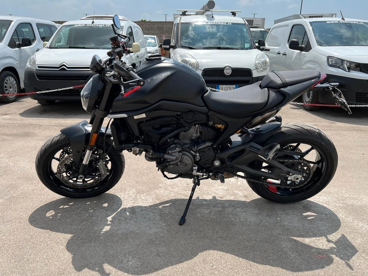 MOTO DUCATI MONSTER 937 2023 PARI AL NUOVO