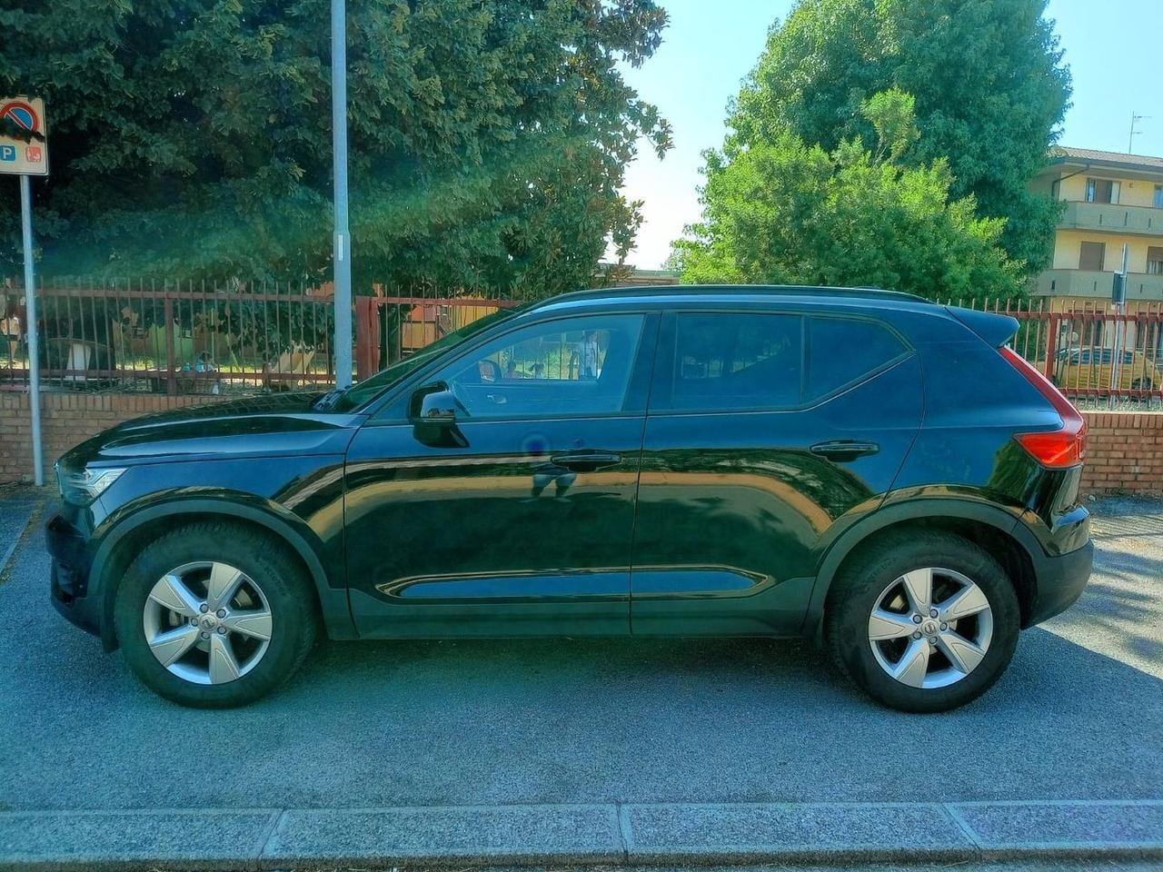 Volvo XC40 Business D3  #6218