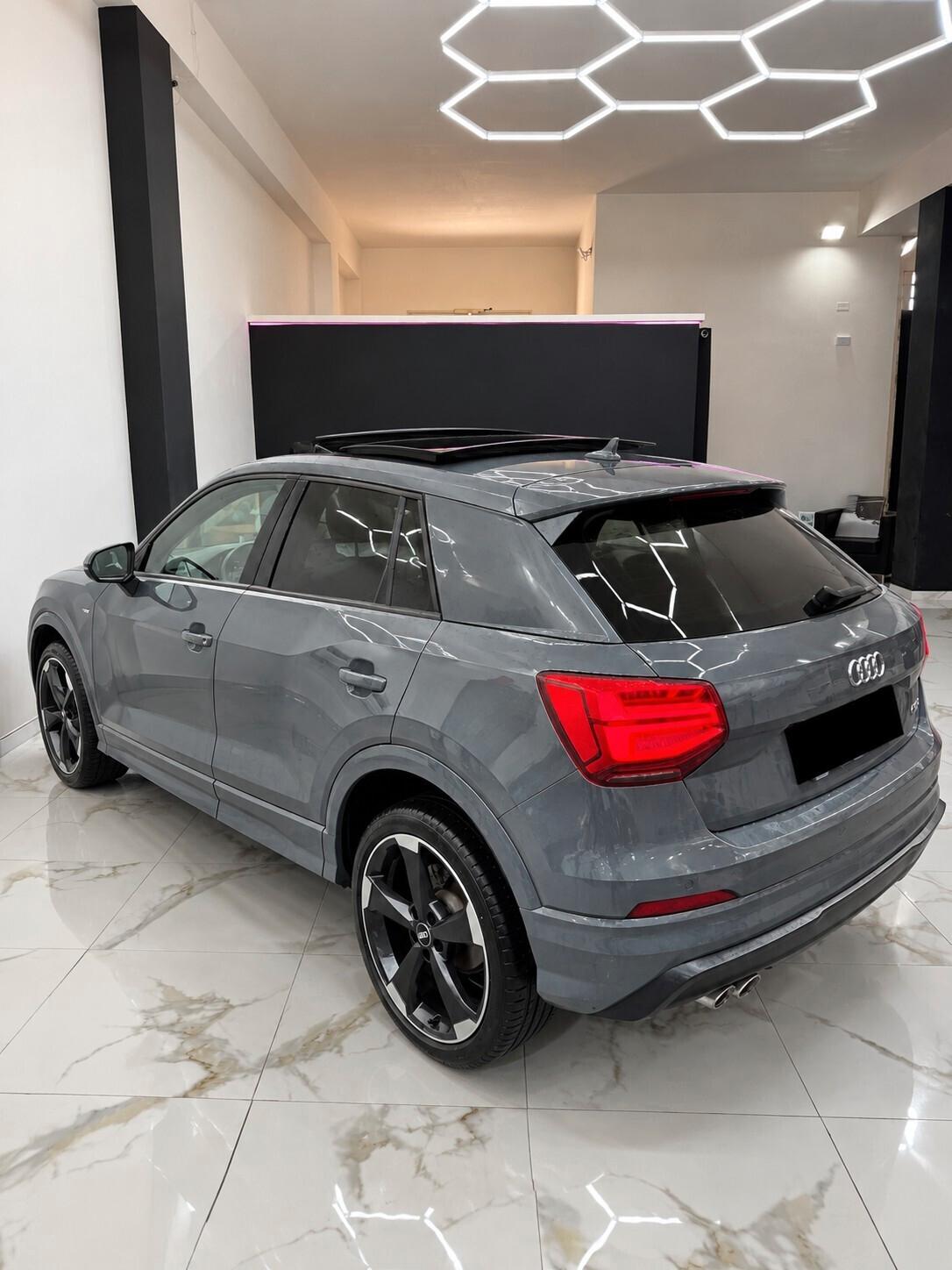 Audi Q2 35 TDI 2.0 Identity Black TETTO APRIBILE