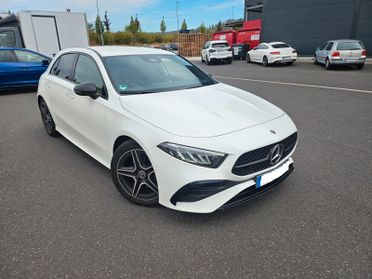 Mercedes-benz A 200 200d AMG*PACCHETTO NIGHT*MBUX*NAVIGATORE*TELECAMERA*LED*PDC