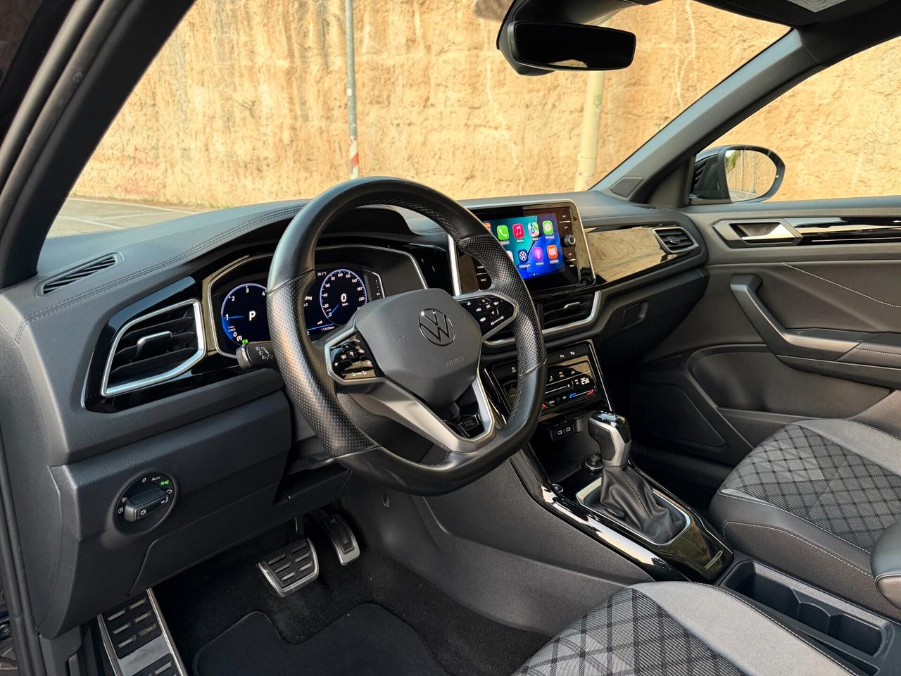 Volkswagen T-Roc R-LINE/2.0 150 CV/18"/FULL LED/CAR PLAY