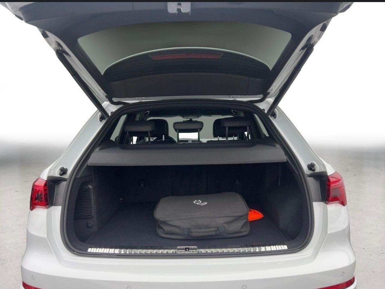 Audi Q3 45 TFSI S tronic S LINE interno esterno