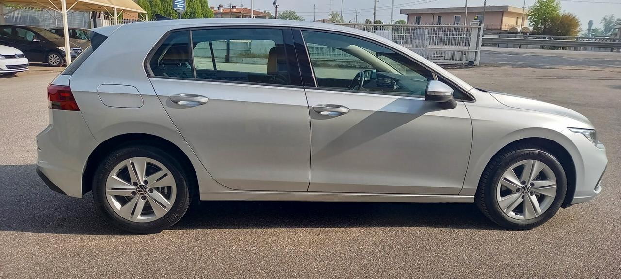 Volkswagen Golf 8 cc. 1.5 E TSI 150 CV. EVO ACT DSG 5 Porte 5 Posti Cambio Automatico 7 Marce.