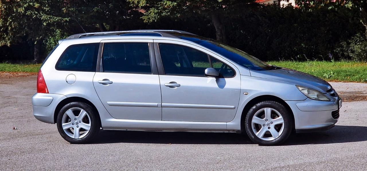 Peugeot 307 2.0 16V HDi TETTO PANO OK NEOPATENT