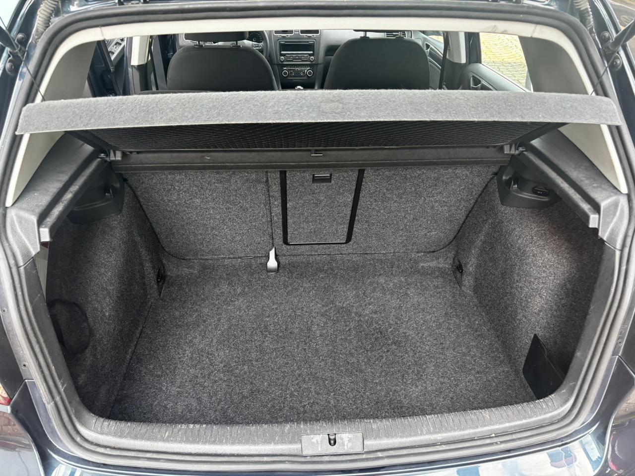 Volkswagen Golf 1.6 TDI DPF 5p. Comfortline IDONEA PER NEOPATENTATI PERMUTABILE