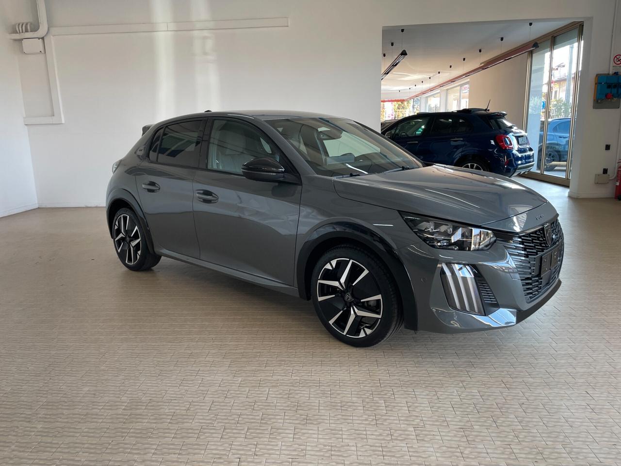 Peugeot 208 Hybrid 145cv e-DCS6 GT 2025 km9700