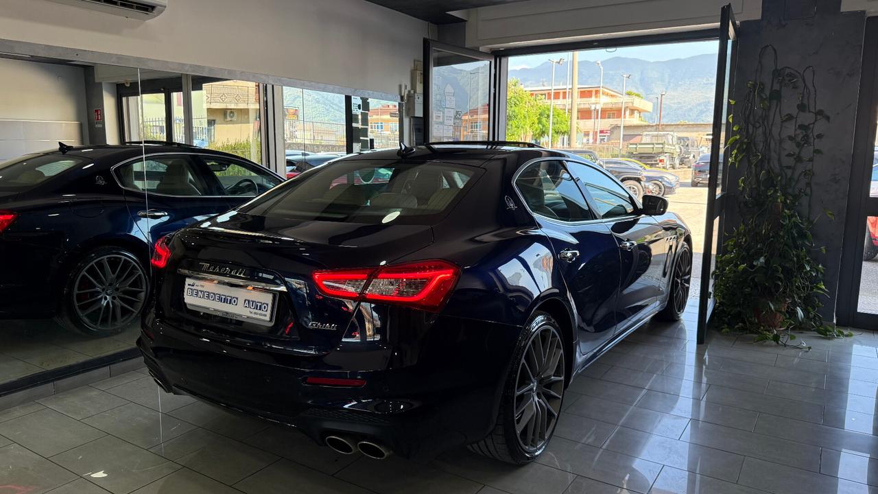 Maserati Ghibli V6 Diesel 275 CV Gransport