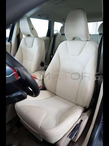 Volvo XC60 2.4 d3 Momentum AWD 163 CV Geartronic