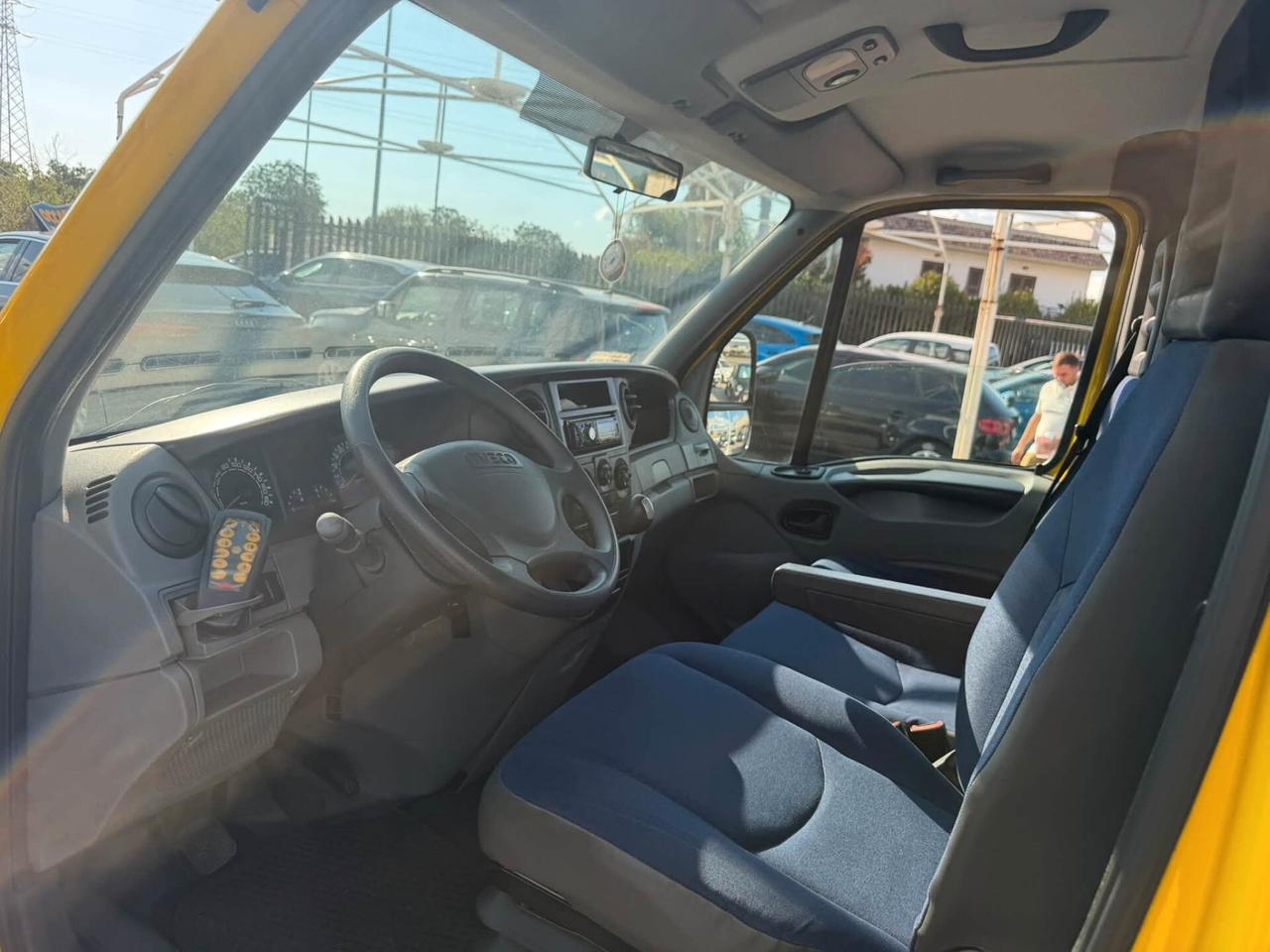 Iveco DAILY CARROATTREZZI SCARRABILE COMEAR