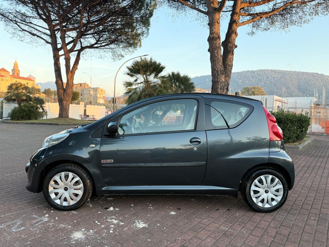 Peugeot 107 1.0 68CV 3p. Sweet Years neopatentati,ottime condizioni