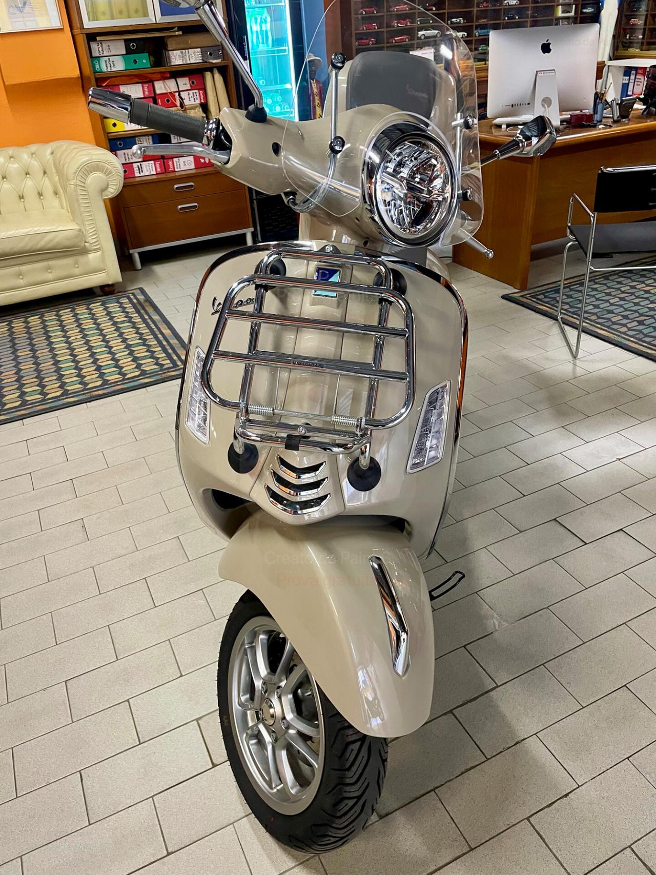 Piaggio GTS 300 BAULETTO PORTAPACCHI ANTERIORE