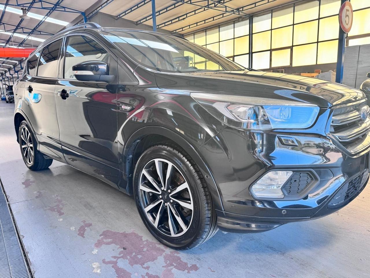 Ford Kuga 1.5 TDCI 120 CV S&S 2WD Powershift ST-Line