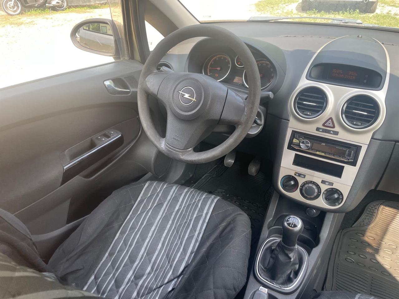 Opel Corsa 1.2 5 porte Cosmo