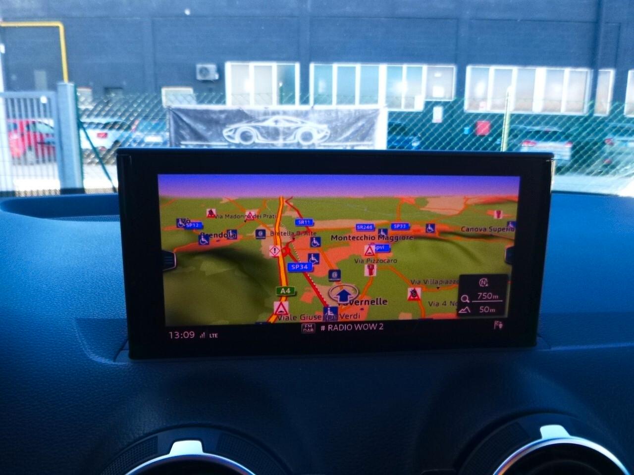 Audi Q2 35 TDI quattro S tronic Identity Black