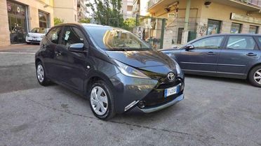 TOYOTA Aygo 1.0 VVT-i 69 CV 5 porte x-business