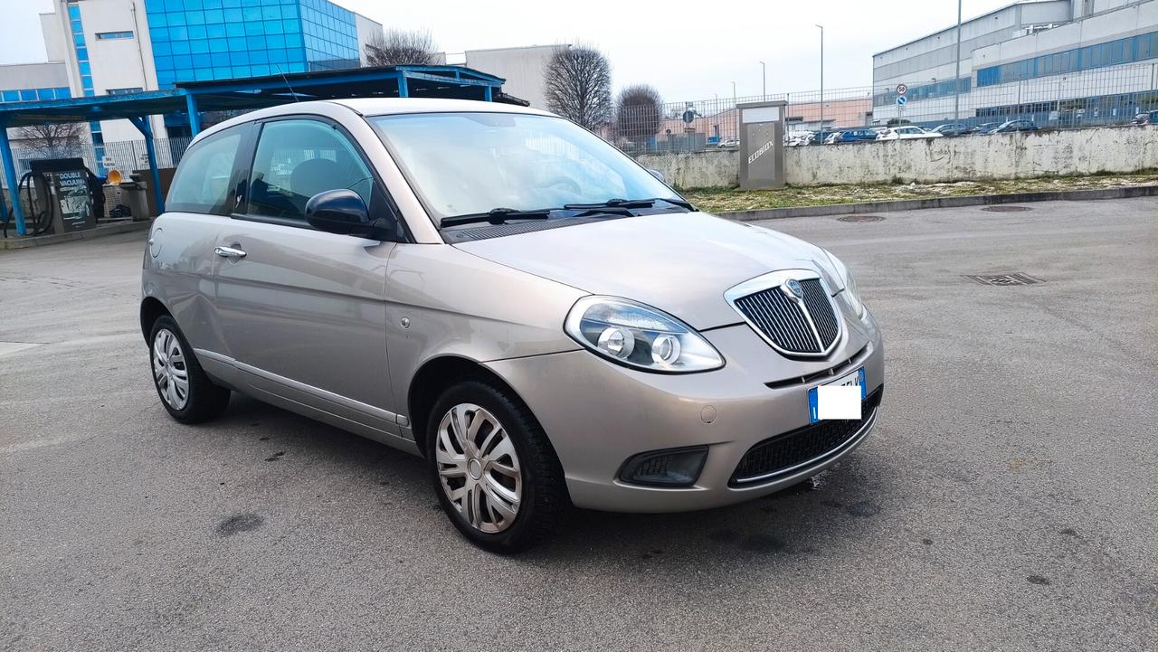 Lancia Ypsilon 1.2 69 CV SOLI 80000km NEOPATENTATI - 2011