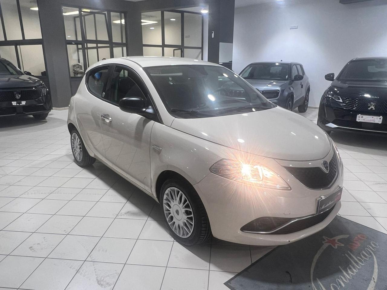 Lancia Ypsilon 1.2 69 CV 5 porte GPL Ecochic Gold