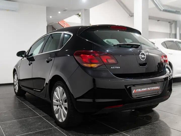 Opel Astra 1.6 115CV 5 porte Cosmo