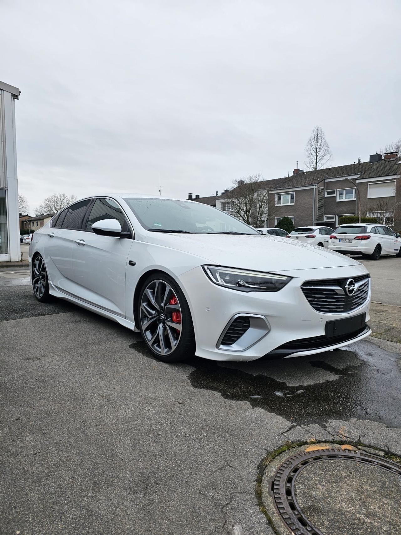 Opel Insignia 2.0 BiTurbo GSi 4WD