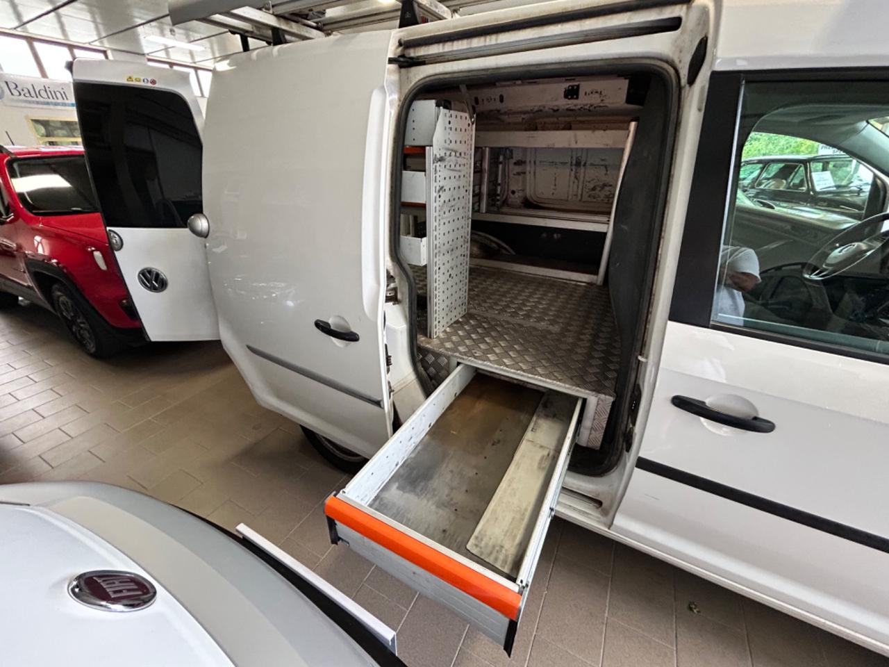 Volkswagen Caddy 2.0 TDI 122 CV 4Motion GANCIO TRAINO SCAFFALATURE