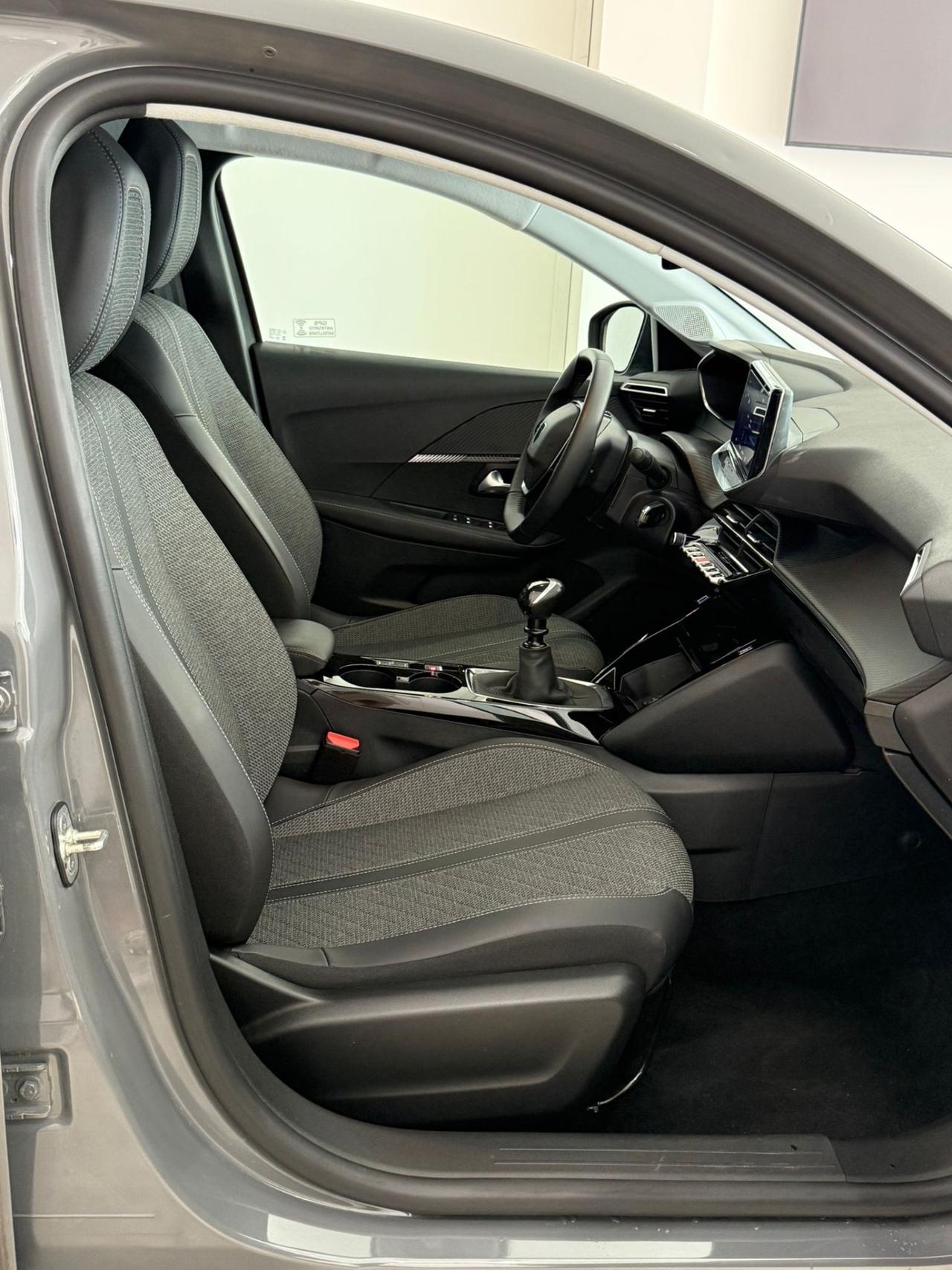 Peugeot 208 ALLURE PACK 100CV 2025