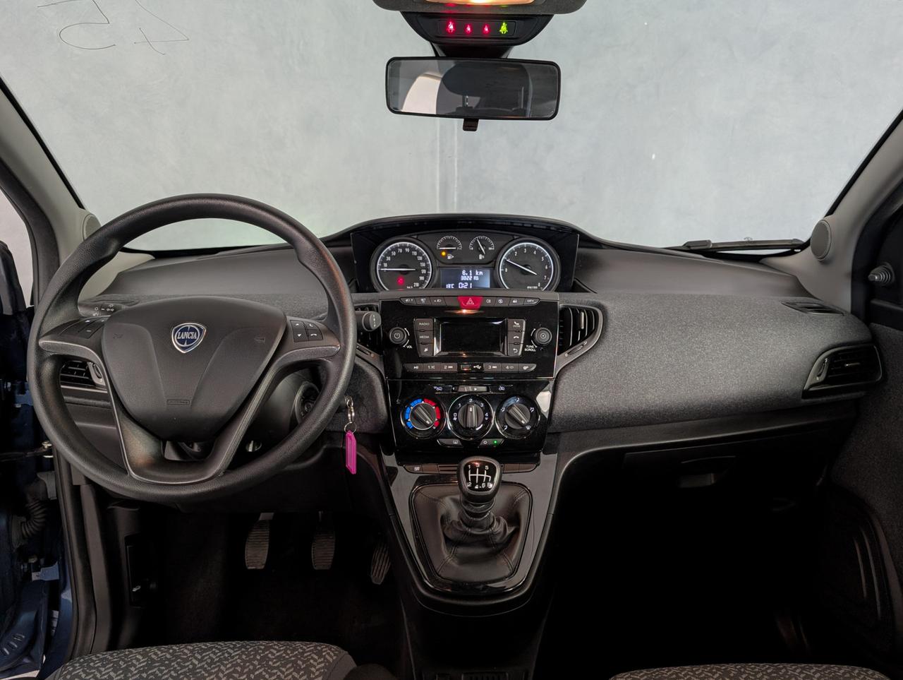 Lancia Ypsilon 1.0 Hybrid 70cv Silver