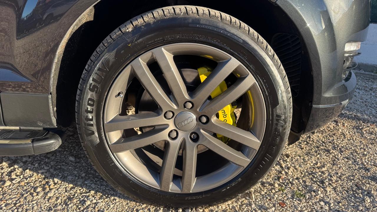 Audi Q7 3.0 V6 TDI 233CV quattro tiptronic