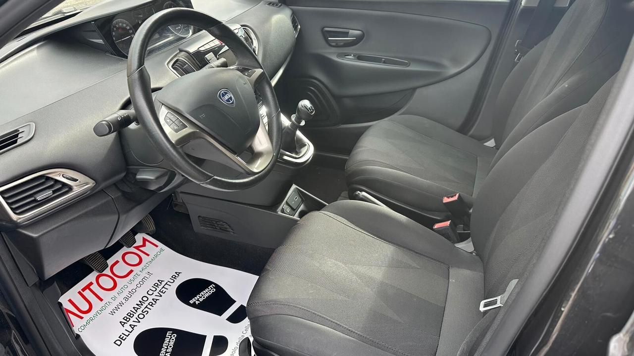 Lancia Ypsilon 1.2 69 CV 5 porte GPL Ecochic Monogram