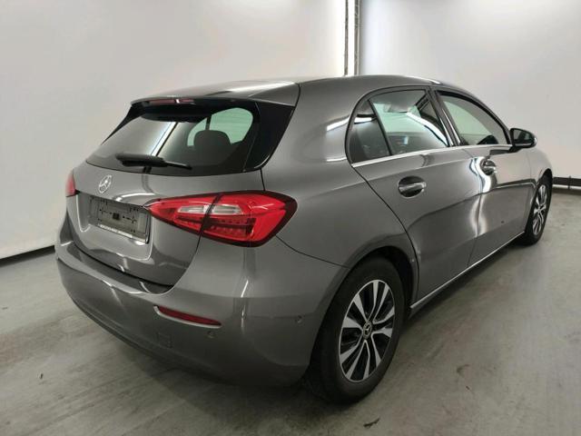 MERCEDES-BENZ A 180 d Automatic Business Extra