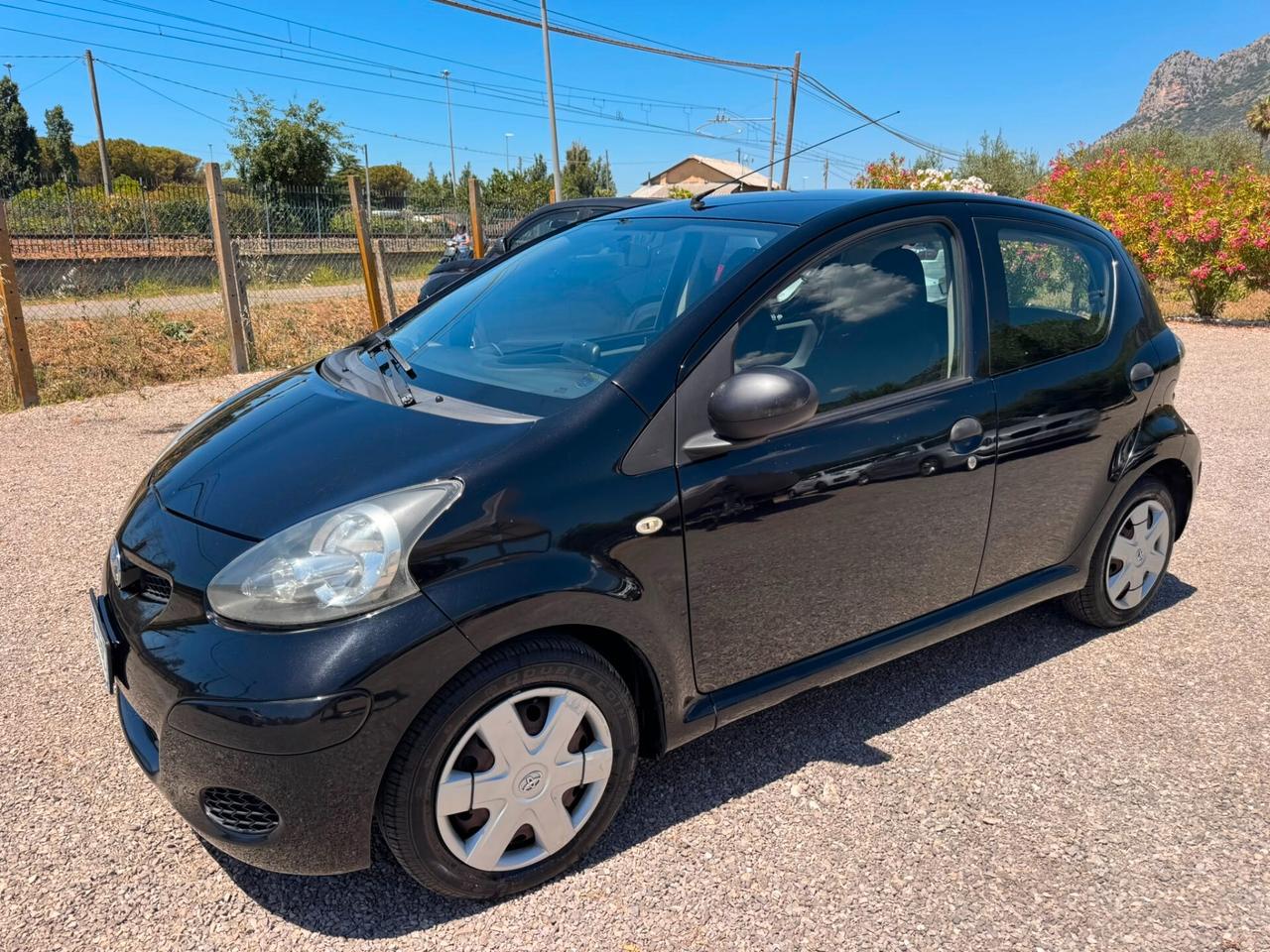 Toyota Aygo 1.0 12V VVT-i 5 porte Deep Ocean Connect