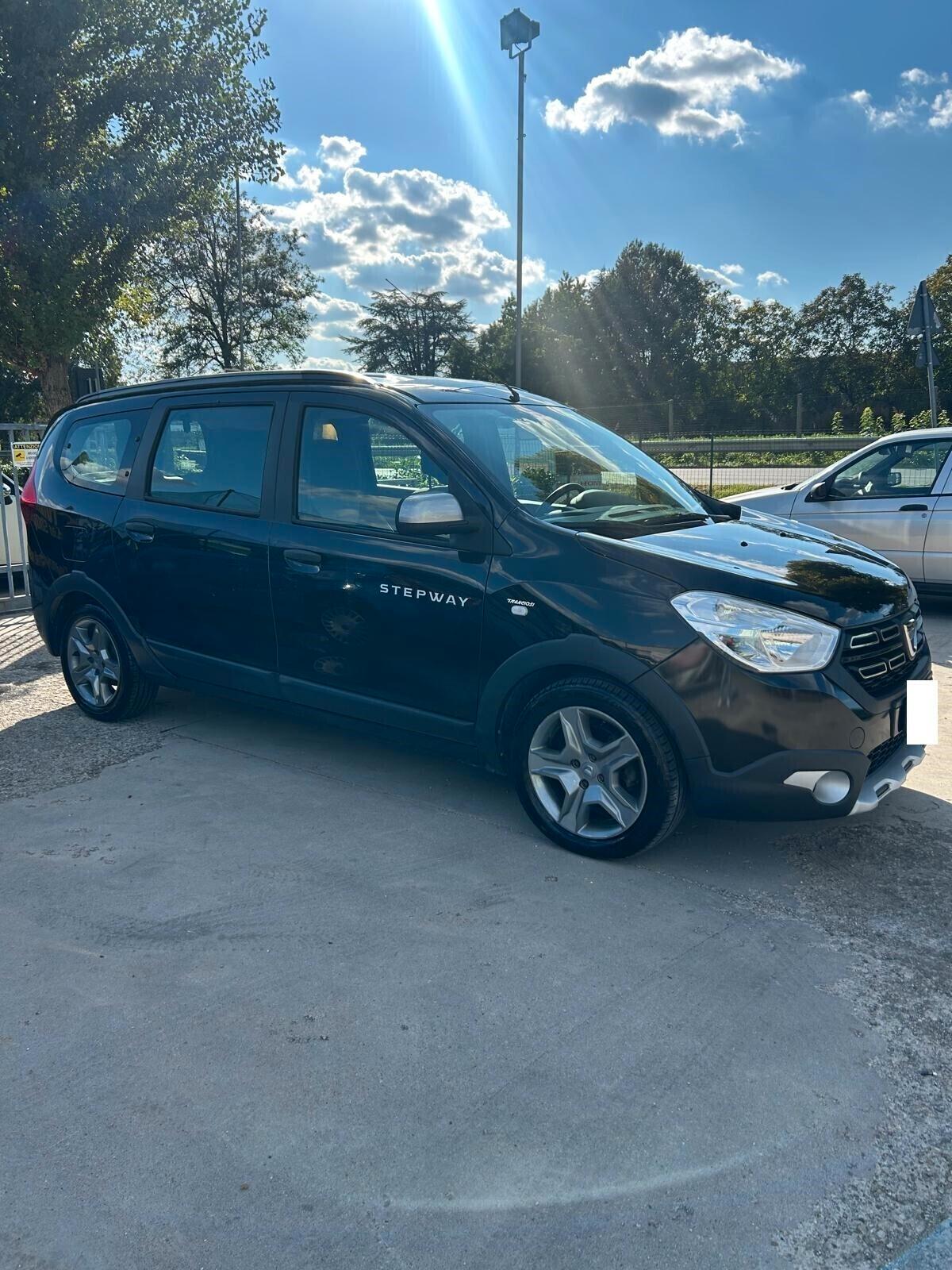 Dacia Lodgy stepwai 1.5 blue dci 115 cv 7 posti ok neo patentati