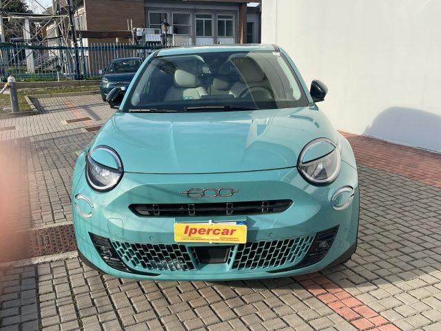 FIAT 600 Hybrid 110 CV DCT MHEV La Prima