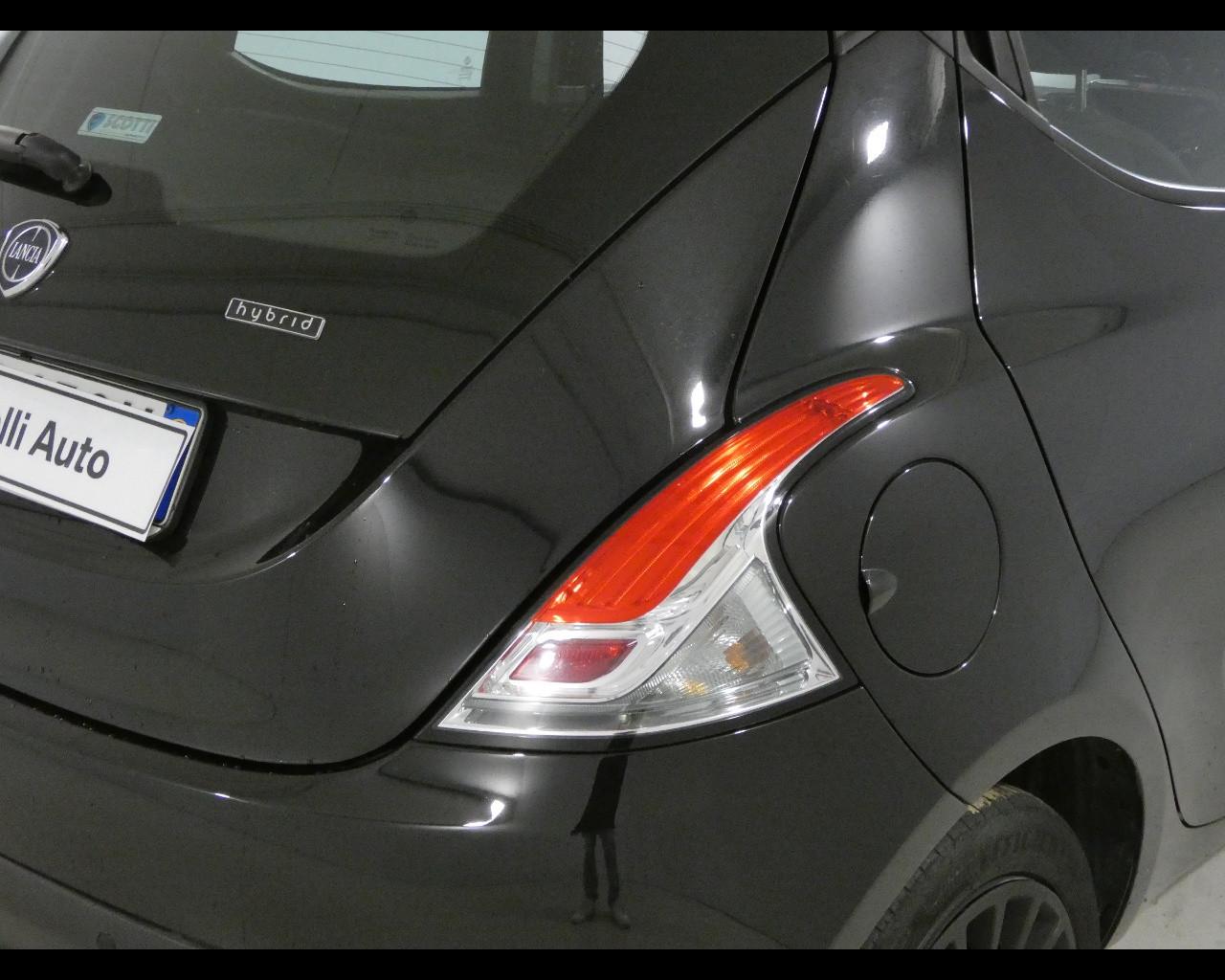 LANCIA Ypsilon 3ª serie - Ypsilon 1.0 FireFly 5 porte S&S Hybrid Silver