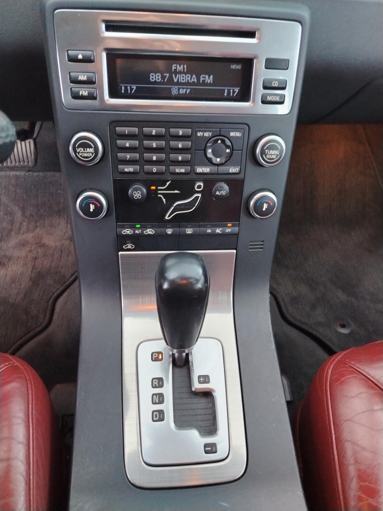 Volvo V70 2.4 D5 Summum