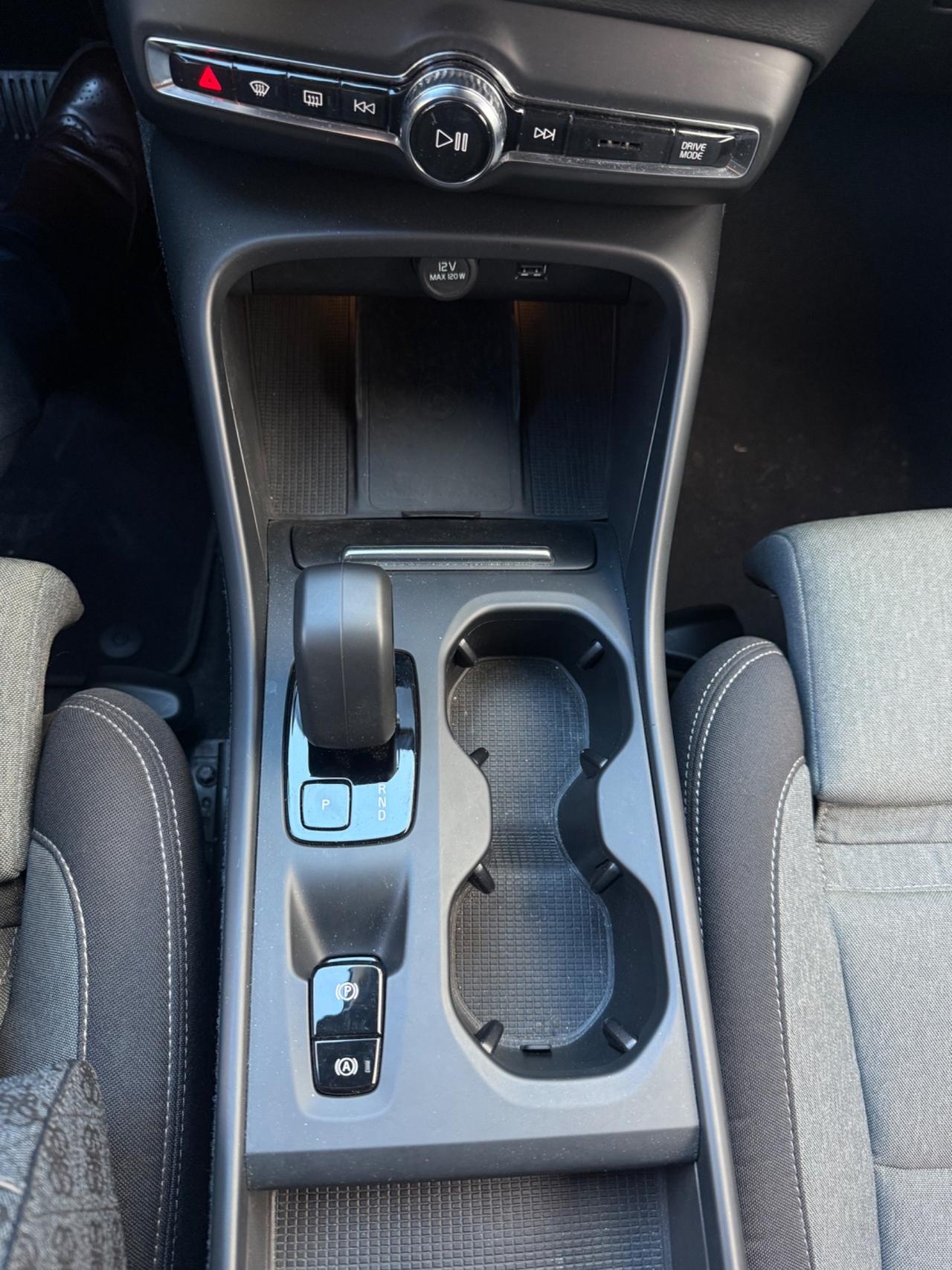 Volvo XC40 T4 1.5 Plug-in Hybrid 2023 50 KM ELETTRICO