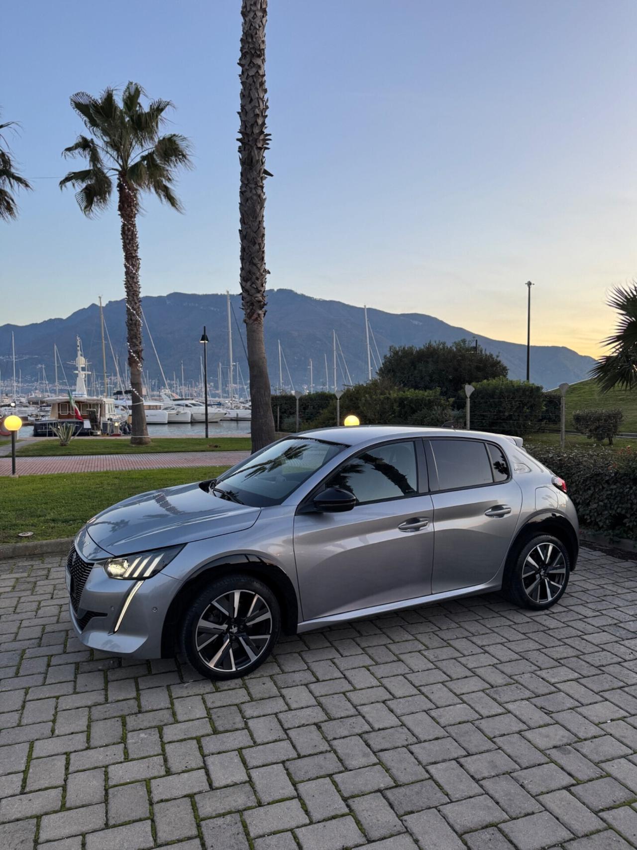 Peugeot 208 PureTech 100 Stop&Start 5 porte GT Line