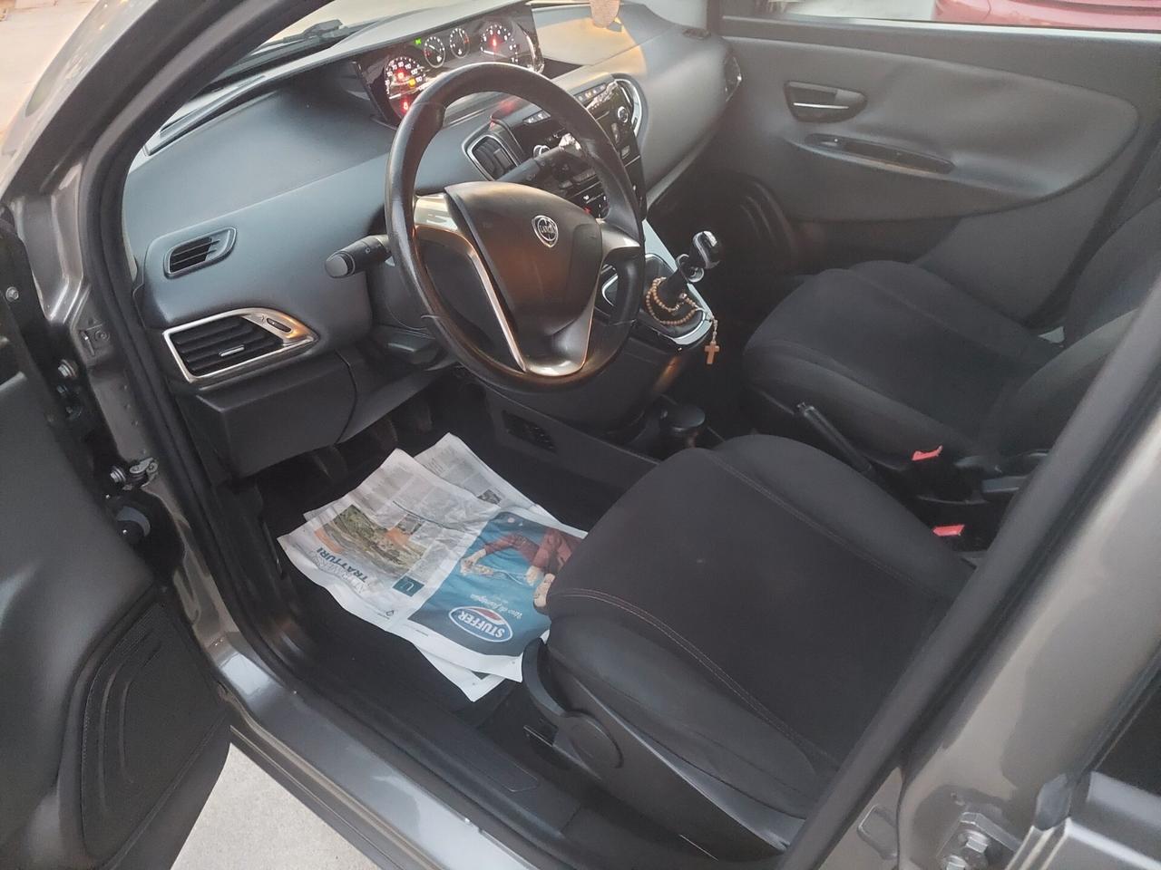 Lancia Ypsilon 1.2 69 CV 5 porte GPL