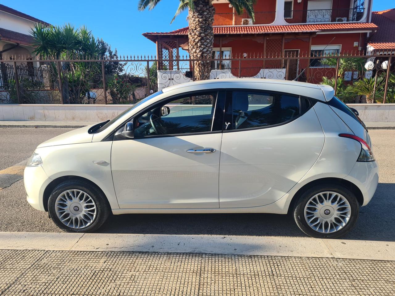 Lancia Ypsilon 1.3 MJT 16V 95 CV 5 porte S&S Gold" Bella"