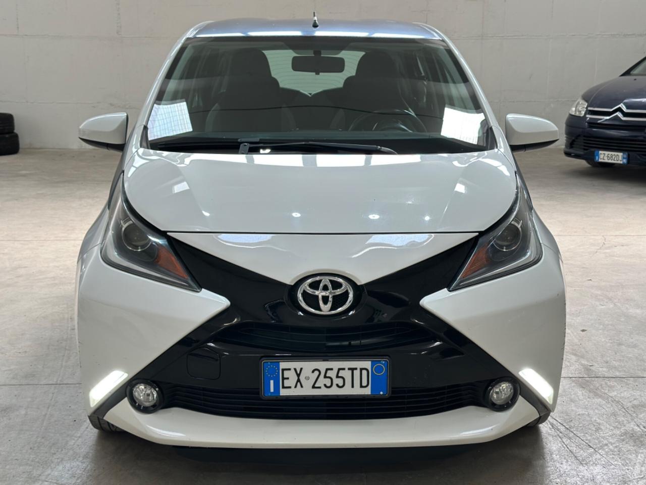 Toyota Aygo 1.0 VVT-i 69 CV 5 porte x-cite