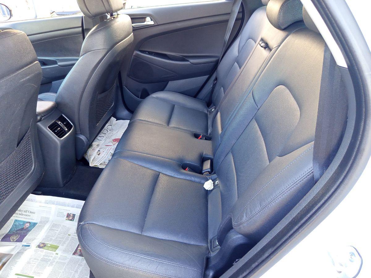 HYUNDAI Tucson 1.7 CRDi XPossible TETTO/NAV/PELLE